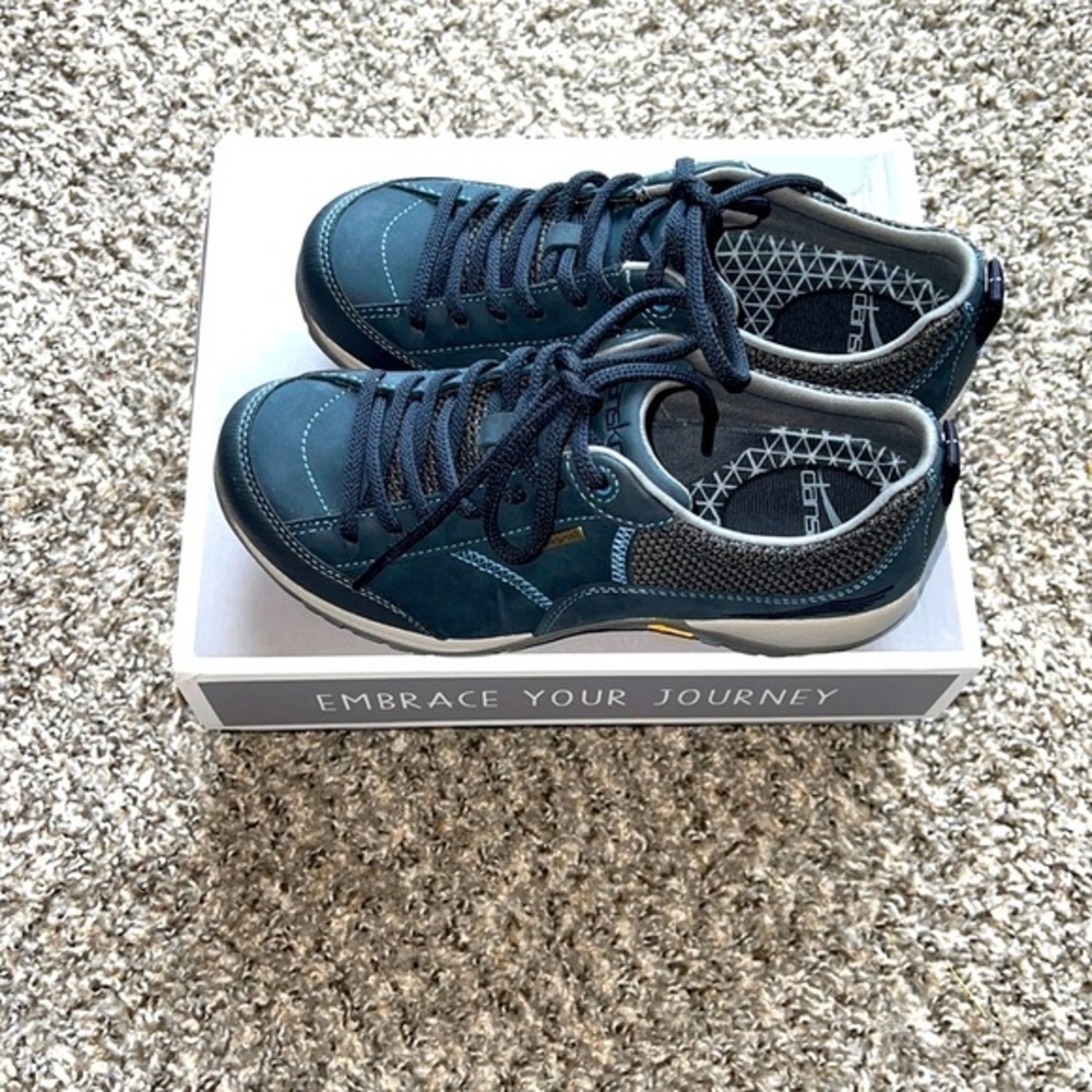 Dansko Navy Milled Nubuck Size 6 US
